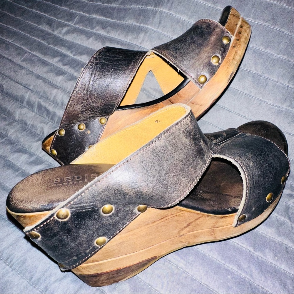 Bed Stu Olea Leather and Wood Platform Wedge Slides